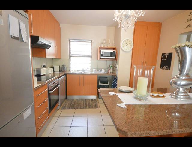 4 BEDROOM APARTMENT FOR SALE IN EMFULENI GOLF ESTATE
